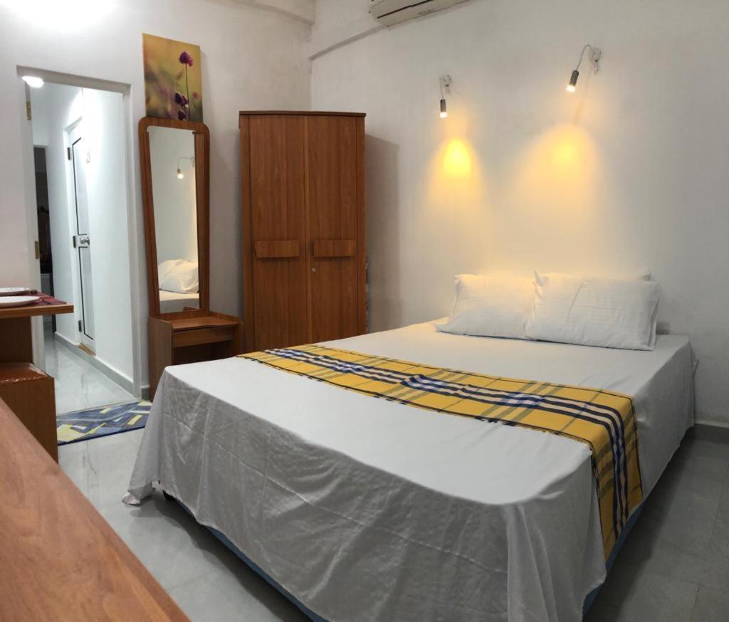 Wish Residence Seaside, Near Durdans & Vasan Eye Care Hospital, Colombo 3 Bagian luar foto