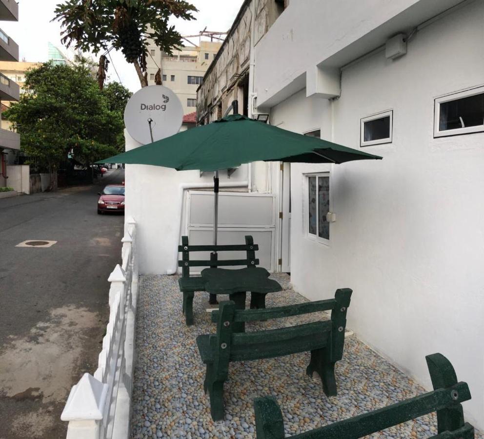 Wish Residence Seaside, Near Durdans & Vasan Eye Care Hospital, Colombo 3 Bagian luar foto